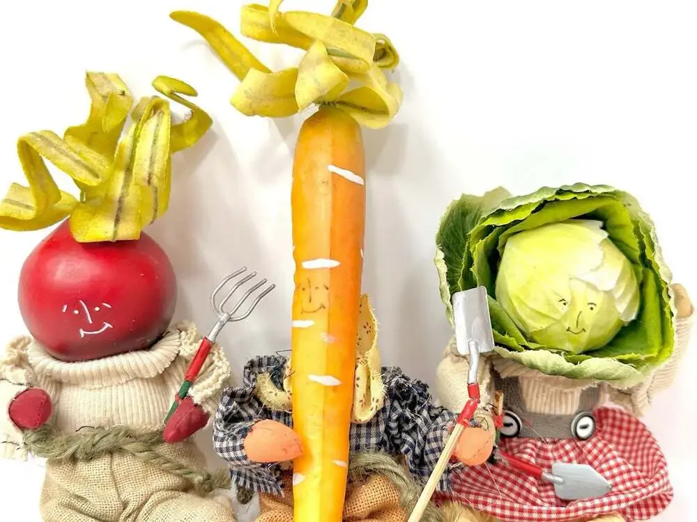 Vegetable Folk Art Dolls Set Radish Carrot & Cabbage Vtg Anthropomorphic Veggies
